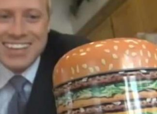 This Is What A McDonald’s Hamburger Looks Like After It Sits Out For 14 Years