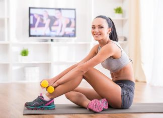 20-Minute Home Work Out Fit woman does home workouts